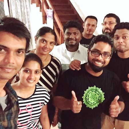 The Vintage Club Hostel Dehiwala-Mount Lavinia Exteriör bild